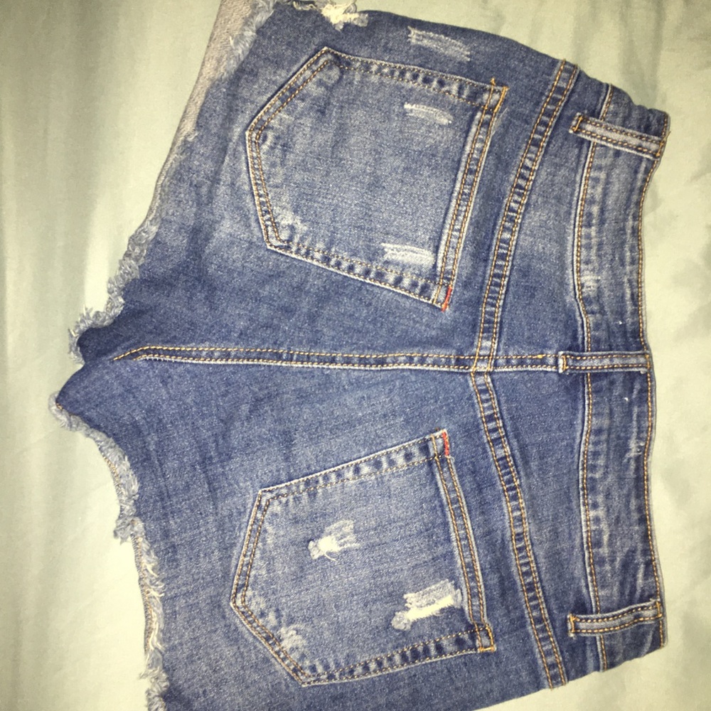 Shorts - Picture 2 of 5